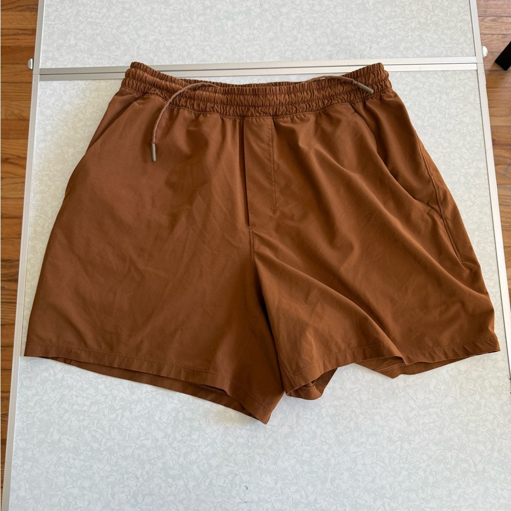Mens Pair of Lululemon 5 Inch Shorts